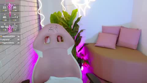 Snapshot of chiara_tay chatting on February 21, 2025, 9:34 am Chiara online show from February 21, 2025, 9:34 am