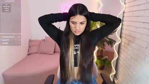 Snapshot of chiara_tay chatting on February 27, 2025, 9:54 am Chiara online show from February 27, 2025, 9:54 am