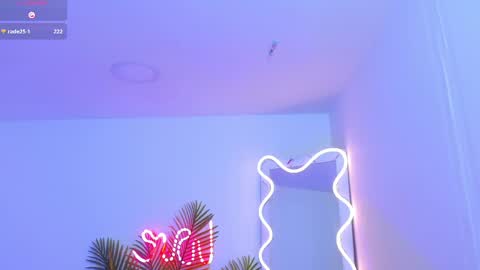 Snapshot of chiara_tay chatting on March 8, 2025, 10:13 pm Chiara online show from March 8, 2025, 10:13 pm