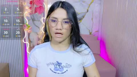 Snapshot of chiara_tay chatting on May 26, 2026, 7:10 pm Chiara online show from May 26, 2026, 7:10 pm