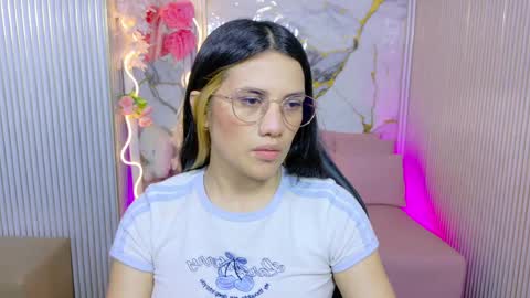 Snapshot of chiara_tay chatting on May 27, 2026, 1:57 am Chiara online show from May 27, 2026, 1:57 am