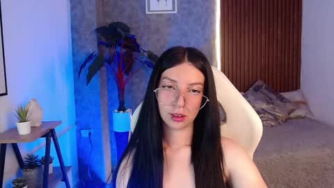 Chiara online show from March 6, 2025, 8:37 pm