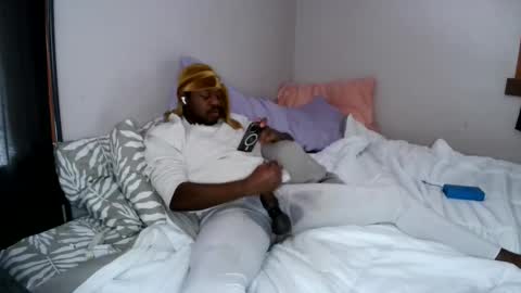 Que online show from January 31, 2026, 7:45 pm