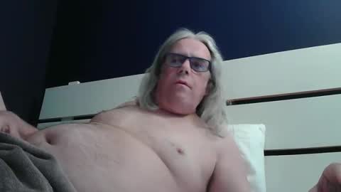 chiguitar online show from February 14, 2026, 3:09 pm