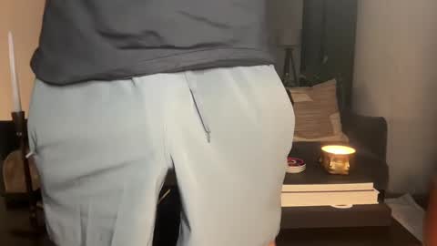 Snapshot of chiguy841 chatting on February 17, 2025, 2:09 am ChiGuy841 online show from February 17, 2025, 2:09 am