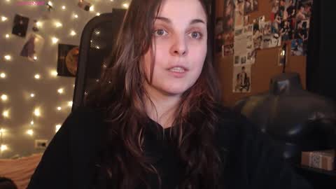 Snapshot of chill_saya chatting on October 23, 2025, 10:08 pm Saya online show from October 23, 2025, 10:08 pm