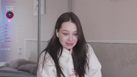 Nicole online show from April 26, 2026, 5:16 am