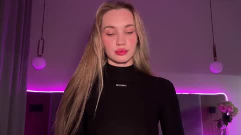 Goddess Vika - owner of all ur money online show from November 7, 2025, 3:12 pm