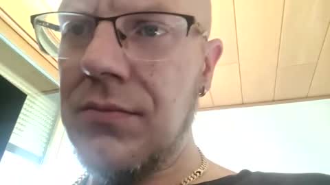 chipa69 online show from April 23, 2026, 3:03 pm