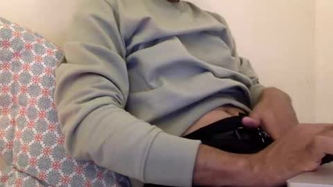 Snapshot of chirumiru123 chatting on February 1, 2026, 11:03 pm chirumiru123 online show from February 1, 2026, 11:03 pm