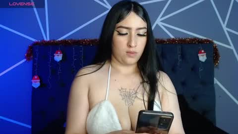 chloe1126_ online show from December 17, 2025, 11:49 am