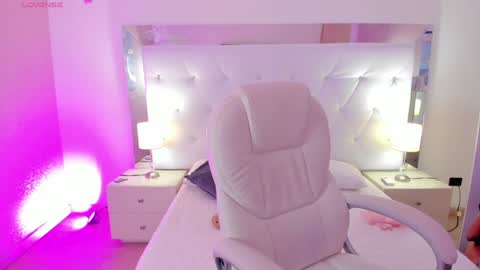 Chloe online show from January 17, 2025, 11:27 am