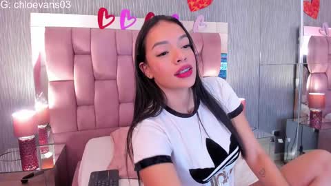 Chloe online show from October 3, 2025, 11:40 am