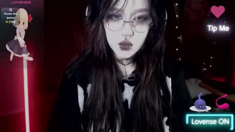 chloe_crystall_killer online show from October 13, 2025, 4:51 pm
