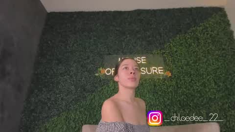 Chloe online show from September 20, 2025, 11:55 am