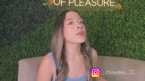 Chloe online show from September 26, 2025, 11:58 am