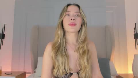 Chloe online show from March 24, 2026, 11:37 am