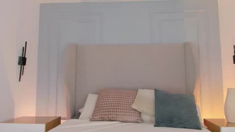 Chloe online show from March 29, 2026, 1:11 pm