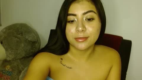chloe_dolce online show from October 3, 2025, 2:52 am