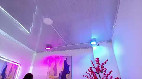 Chloe online show from March 3, 2026, 11:16 am