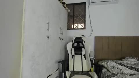 chloe online show from March 6, 2025, 10:15 pm