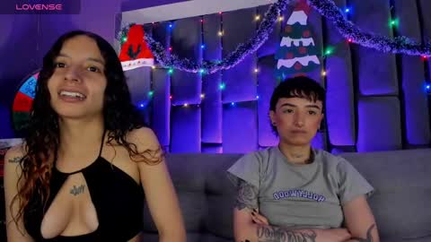 Isabella curly hair - Anastasia short hair  online show from December 20, 2024, 5:40 pm