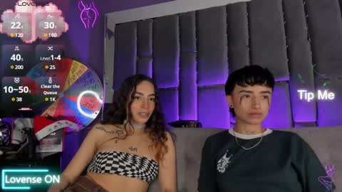 Isabella curly hair - Anastasia short hair  online show from January 14, 2025, 10:12 pm