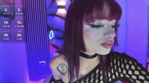 chloe_jacksonn online show from April 2, 2026, 9:45 pm