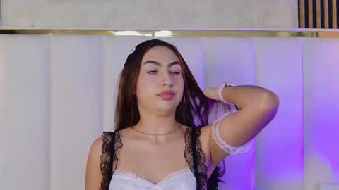 Chloe  online show from November 24, 2025, 9:25 pm