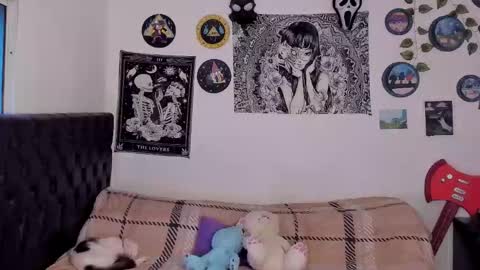 Snapshot of chloe_kisses chatting on September 9, 2025, 11:10 am chloe_kisses online show from September 9, 2025, 11:10 am