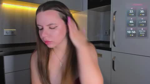 Chloe online show from October 13, 2025, 4:34 am