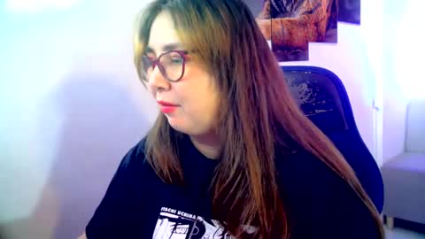 Snapshot of chloe_prg chatting on January 23, 2025, 6:35 pm chloe_prg online show from January 23, 2025, 6:35 pm