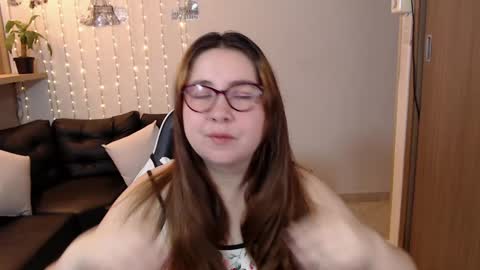 Snapshot of chloe_prg chatting on February 5, 2025, 1:22 pm chloe_prg online show from February 5, 2025, 1:22 pm