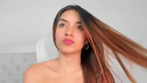 CHLOE online show from February 20, 2025, 7:19 pm