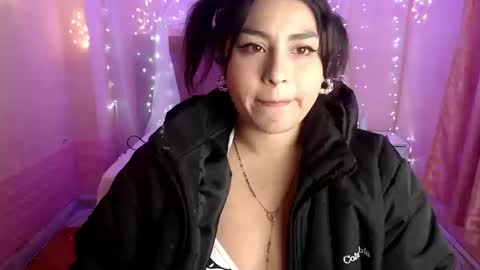 chloe_smith5 online show from September 12, 2025, 4:18 pm