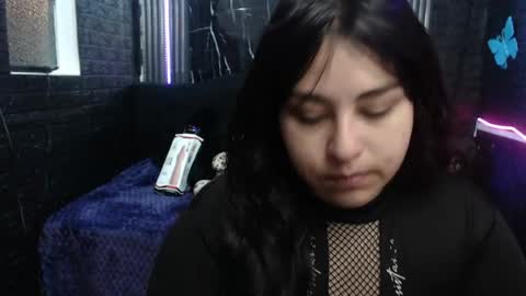 chloe_smith5 online show from June 17, 2026, 1:12 pm