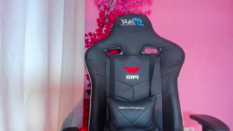 Chloe Miller  online show from December 23, 2025, 4:21 am