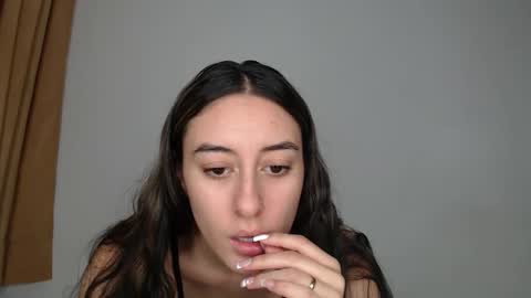 Chloe  online show from September 19, 2025, 10:21 pm