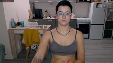 Snapshot of chloe_x_ chatting on December 14, 2024, 11:39 am Eva and Sandra online show from December 14, 2024, 11:39 am