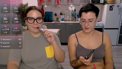 Snapshot of chloe_x_ chatting on December 25, 2024, 7:13 pm Eva and Sandra online show from December 25, 2024, 7:13 pm