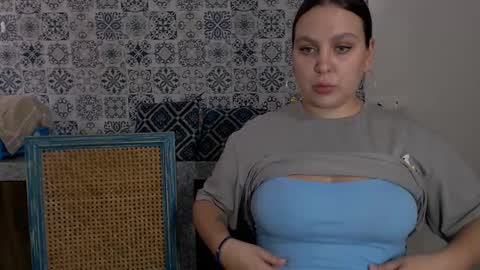 Snapshot of chloe_x_ chatting on March 6, 2025, 5:14 am Eva and Sandra online show from March 6, 2025, 5:14 am