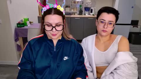 Snapshot of chloe_x_ chatting on February 25, 2026, 6:23 am Eva and Sandra online show from February 25, 2026, 6:23 am