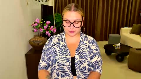 Snapshot of chloe_x_ chatting on April 22, 2026, 9:05 pm Eva and Sandra online show from April 22, 2026, 9:05 pm