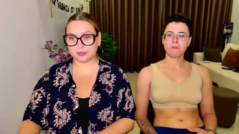 Snapshot of chloe_x_ chatting on May 7, 2026, 8:20 am Eva and Sandra online show from May 7, 2026, 8:20 am