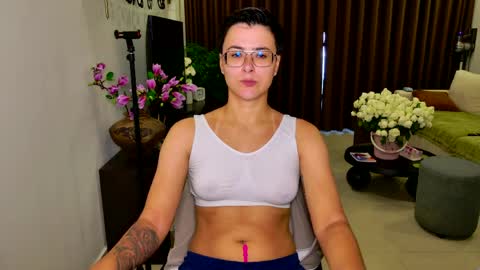 Snapshot of chloe_x_ chatting on May 23, 2026, 8:40 am Eva and Sandra online show from May 23, 2026, 8:40 am