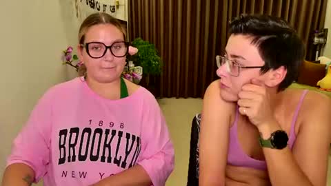 Snapshot of chloe_x_ chatting on June 20, 2026, 6:00 pm Eva and Sandra online show from June 20, 2026, 6:00 pm