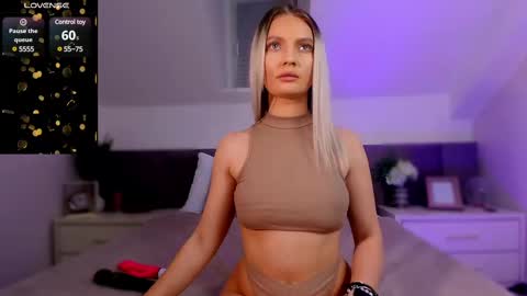 Chloe online show from February 25, 2025, 4:21 pm