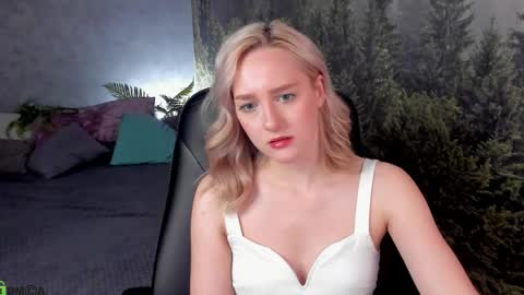 Snapshot of chloedeccker chatting on May 18, 2026, 4:07 am Chloe Deccker online show from May 18, 2026, 4:07 am