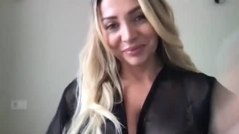 Chloe online show from July 9, 2026, 1:59 pm