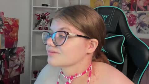 Snapshot of chloehalses chatting on January 14, 2026, 5:13 am ChloeHalses online show from January 14, 2026, 5:13 am